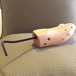 Wooden shoe stretcher